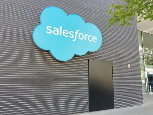 ¿Tiene Salesforce una buena valoración a futuro?